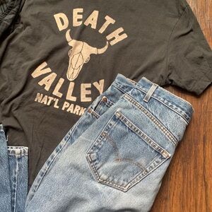 Tailgate Black Death Valley Graphic T-Shirt size large